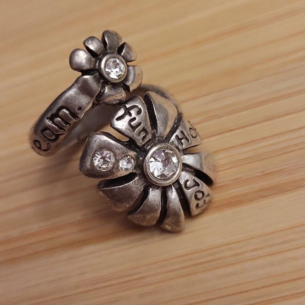 Beautiful Pewter Double Flower Rhinestone Adjustable Ring